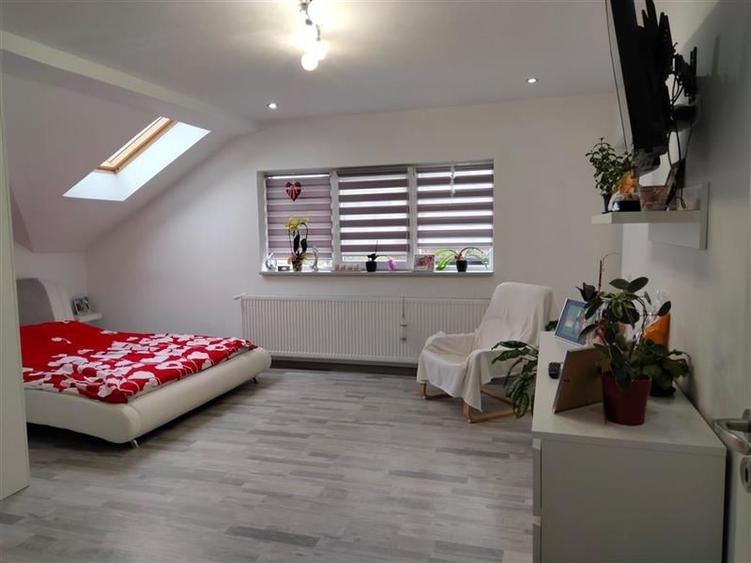 Casă individuală cu 5 camere cu Canalizare în Rulmentul