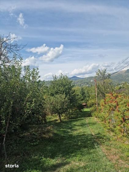 Casă cu 5 camere cu Teren 2000 Mp în Comarnic