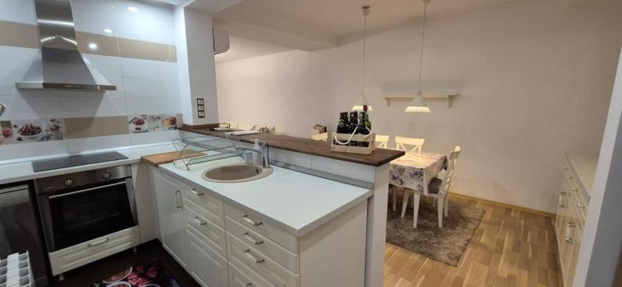 Casă individuală cu 4 camere cu Canalizare în Ferentari