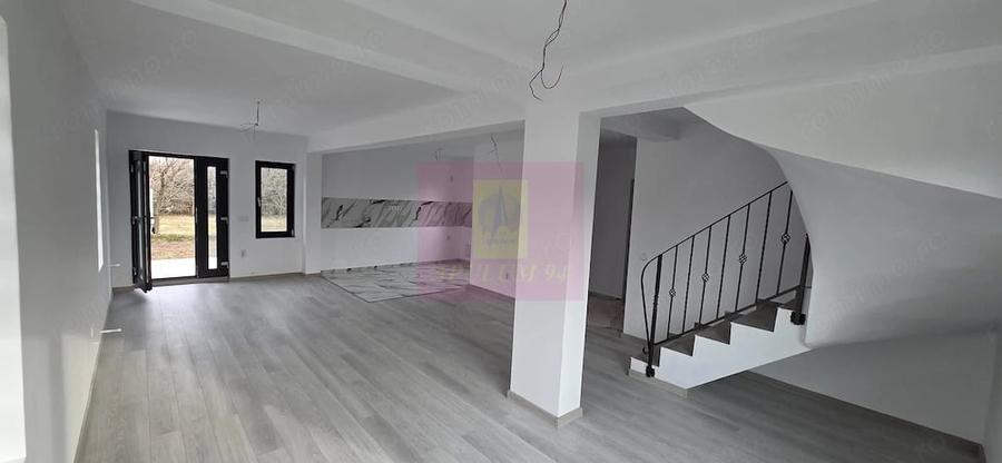 Vila de vanzare cu 4 camere in Brebu - 9