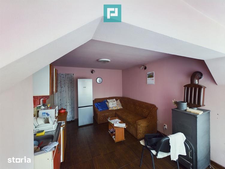 Casă cu 2 camere cu Teren 456 Mp în Ghioroc