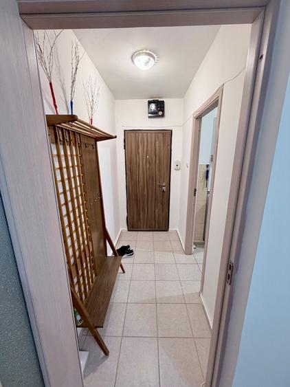 Apartament cu 2 camere semidecomandat în Vasile Aaron