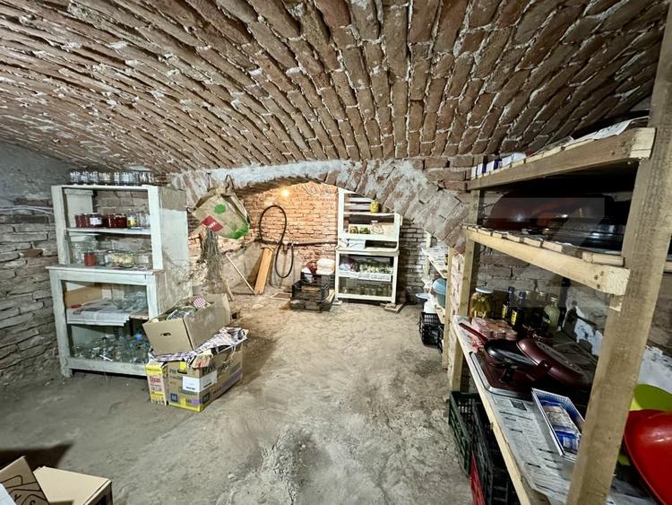 Casă individuală cu 3 camere cu Canalizare în Totoi
