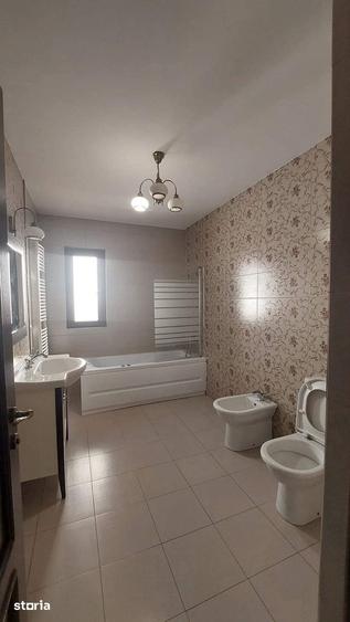 Casă cu 5 camere cu Teren 400 Mp în Miroslava