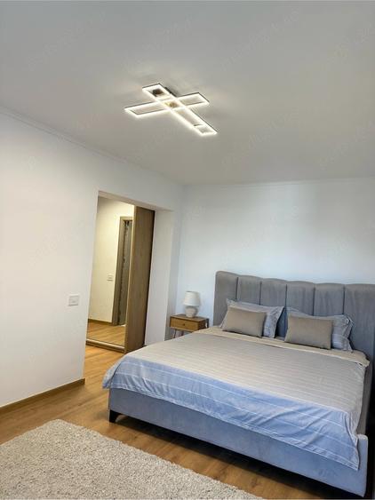 Apartament cu 3 camere decomandat, mobilat în Dacia