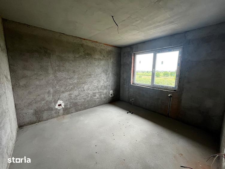 Casă cu 5 camere cu Teren 400 Mp în Dragomirești-Vale