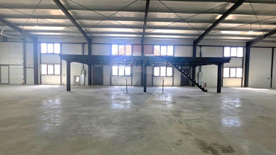 Spațiu industrial, de 580 mp, în Exterior Nord