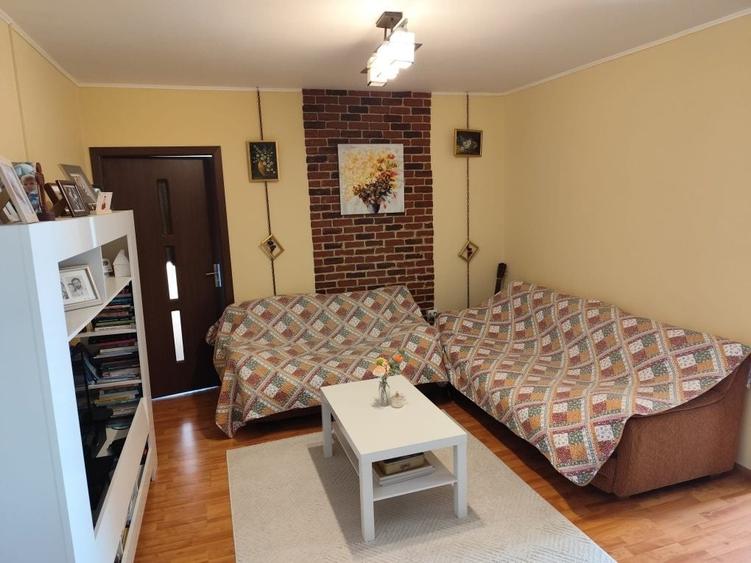 Apartament cu 3 camere în Florești