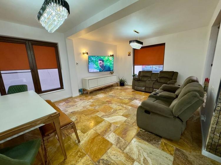 Casă individuală cu 5 camere cu Canalizare în Central