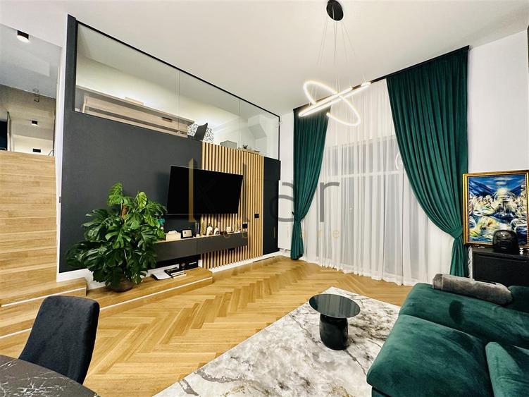 Apartament cu 3 camere semidecomandat, mobilat în Central
