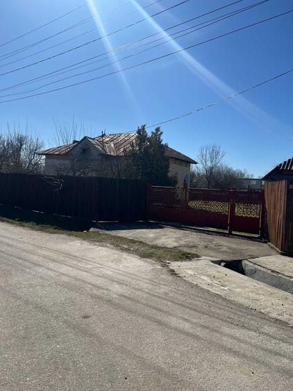 Casă cu 3 camere în Crângurile