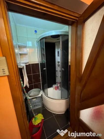 Apartament cu 3 camere decomandat în Burdujeni
