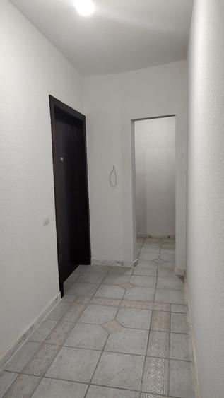 Apartament cu 4 camere semidecomandat în Armeneasca