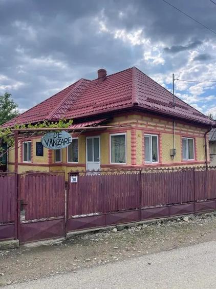 Casă cu 4 camere în Valea Părului