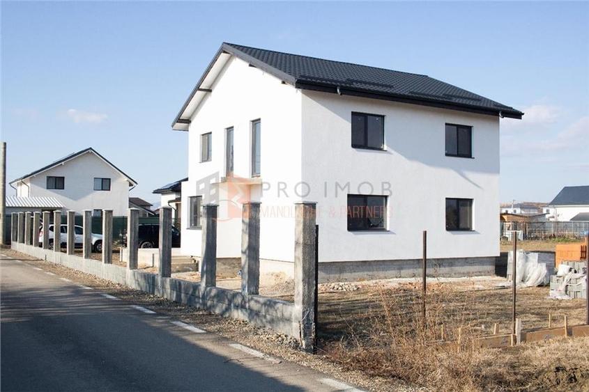 Casă individuală cu 5 camere cu Teren 480 Mp în Potoceni