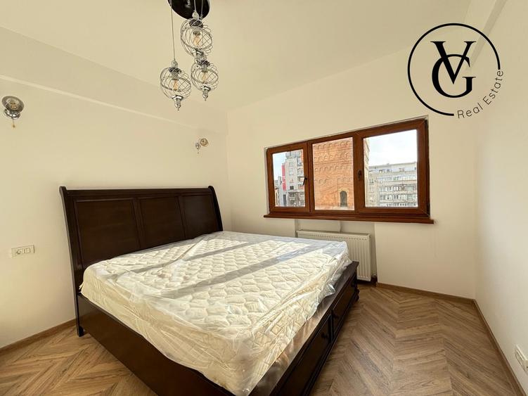 Apartament cu 5 camere semidecomandat, mobilat în P-ța Universității