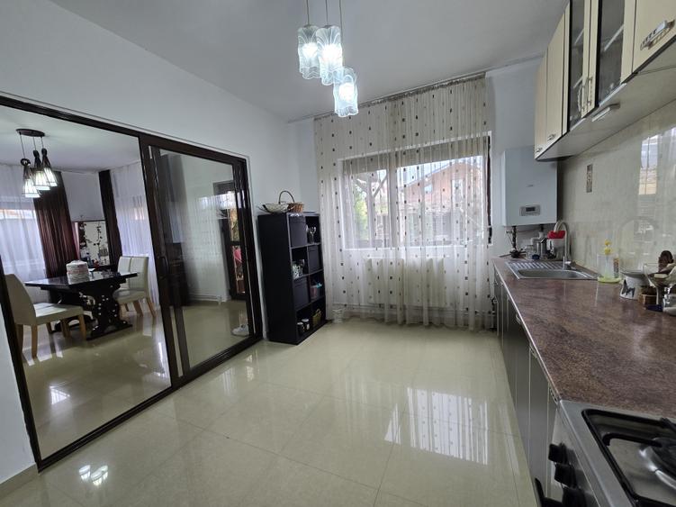 Casa in cart. 23 August, constructie 20212, supra. 250mp, mob/utilata. - 2