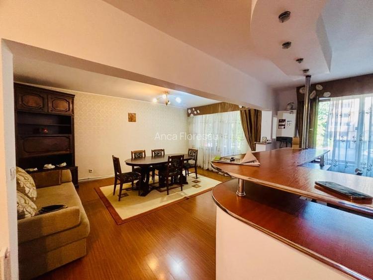 De vanzare apartament 4 camere zona Ultracentrala