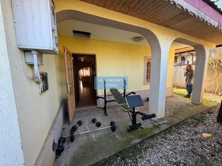 Proprietate de v&acirc;nzare &icirc;n Frătești, zona Biserica - 2