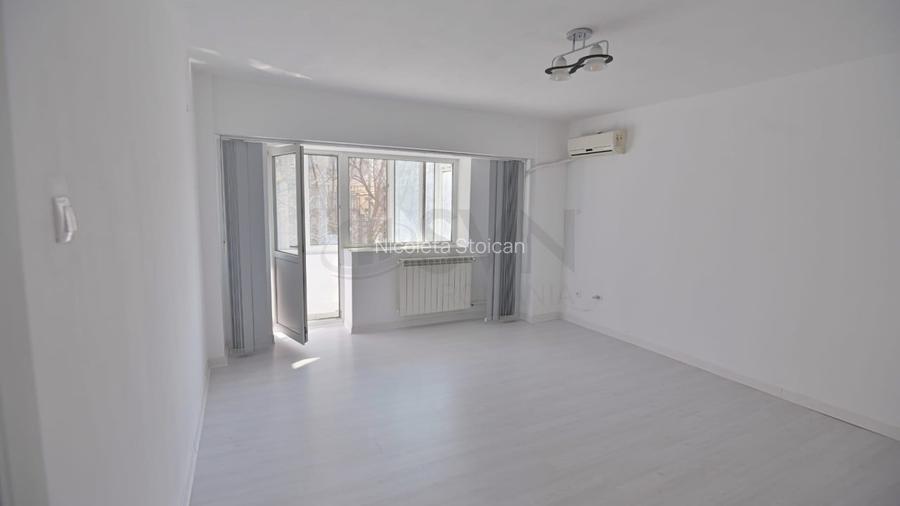 REA1023850 Apartament 2 camere cu 3 balcoane pe Bulevardul Decebal