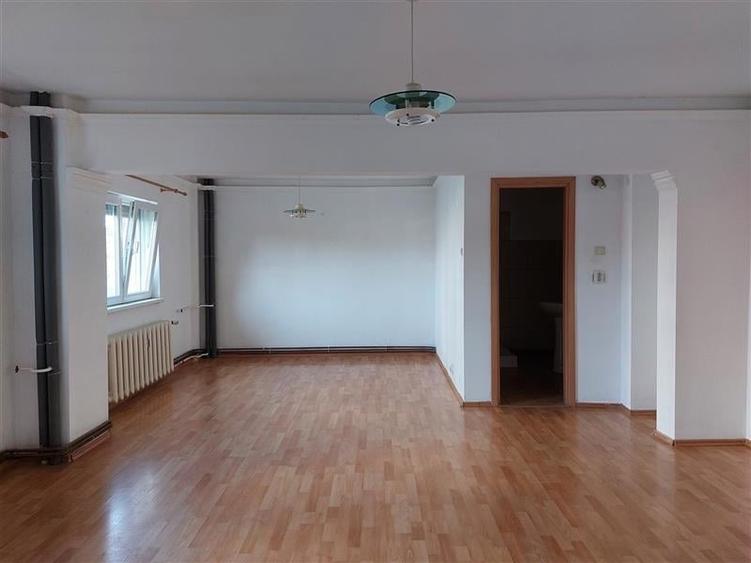 Apartament 4 camere, zona Micalaca, parter. De inchiriat sau de vanzare! - 3