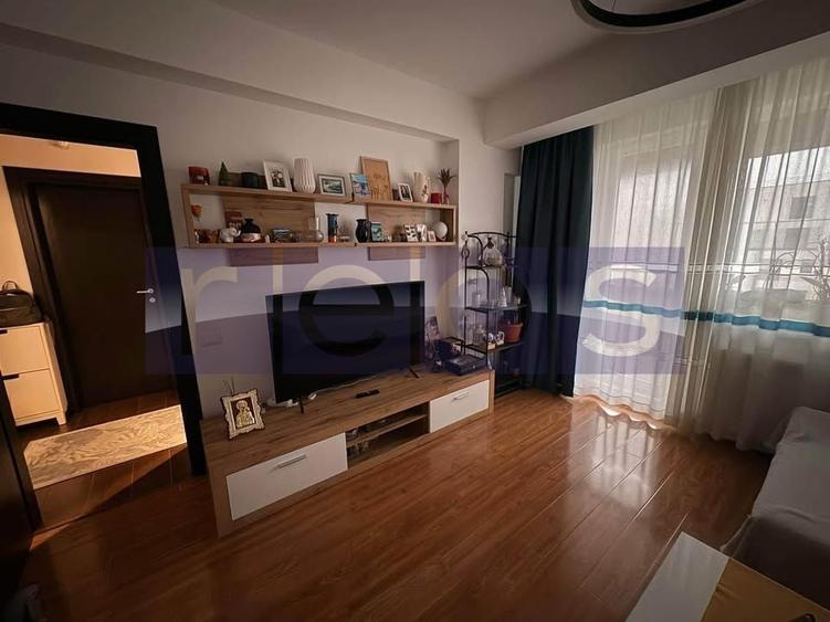 VANZARE 2 CAMERE BLOC NOU TITAN | - 1