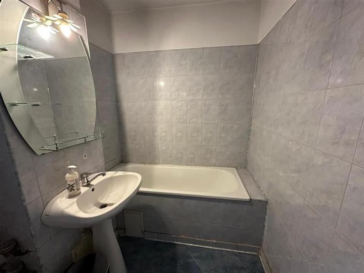 Ocazie! Apartament 3 camere decomandat in zona Malu Rosu - 19