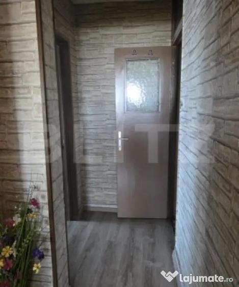 Apartament de vanzare, cu 4 camere, 4 balcoane, 75 mp, zona - 4