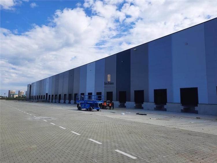 Spațiu industrial, de 2,300 mp, în Ștefăneștii de Jos
