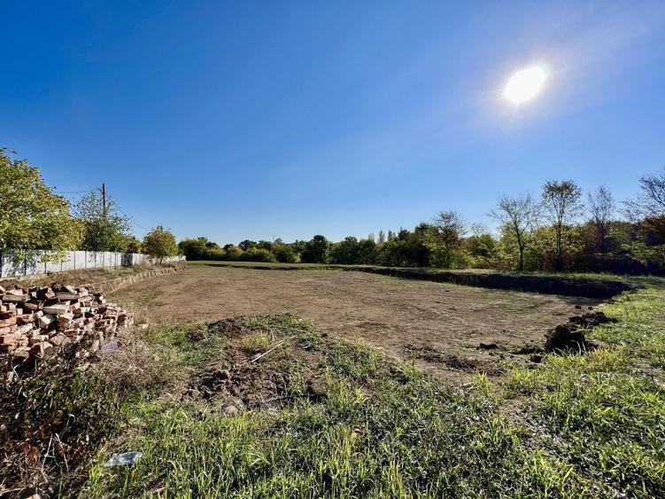 Teren 6000 mp pozitie deosebita lacul Baneasa adancime 140 m - 3