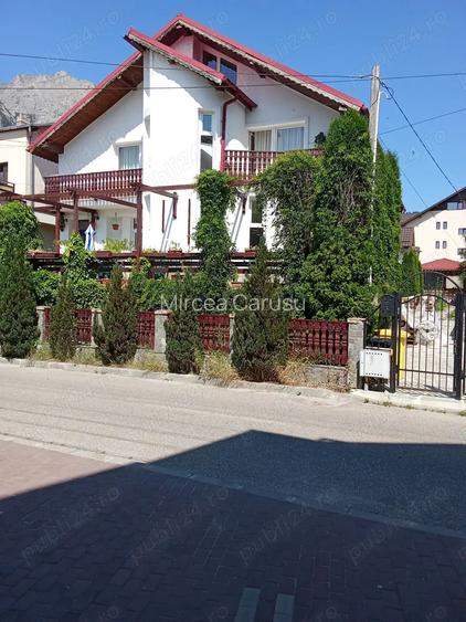 Vila+casa cu etaj pozitie ultracentral ,la 275000e . Vila+casa cu etaj pozitie ultracentral ,la 275000e .