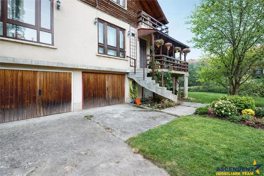 Proprietate rustica la 1 km de Castelul Bran:Doua unitati duplex, arhitectura traditionala: locuinta - 8