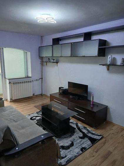 Inchiriez garsoniera etaj2 str Alion - 4