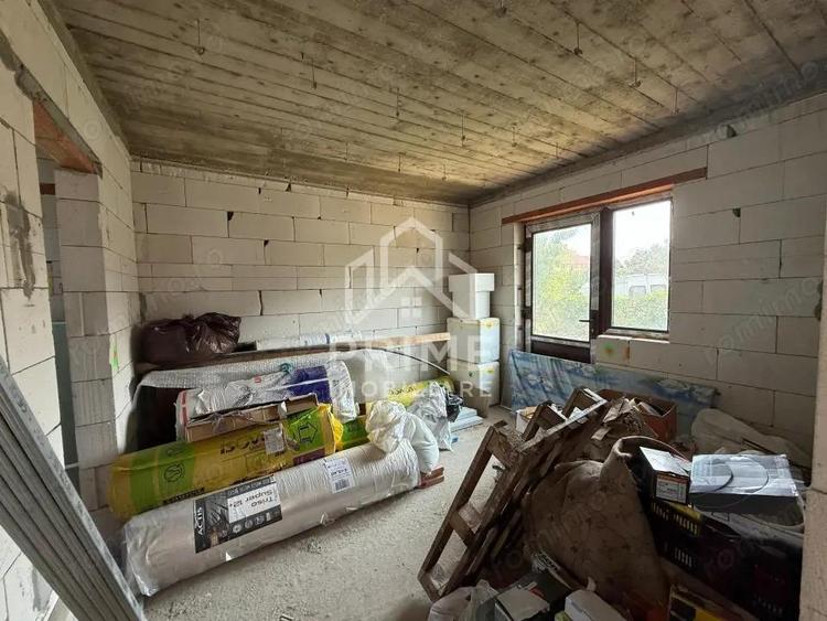 CASA LA ROSU DE VANZARE (ZONA AMPOI 3) 290 MP UTILI - 500 MP TEREN. - 8