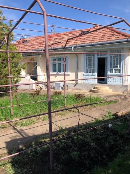 Vand teren intravilan 2000mp belcesti cu utilitati si acte la zi - 4