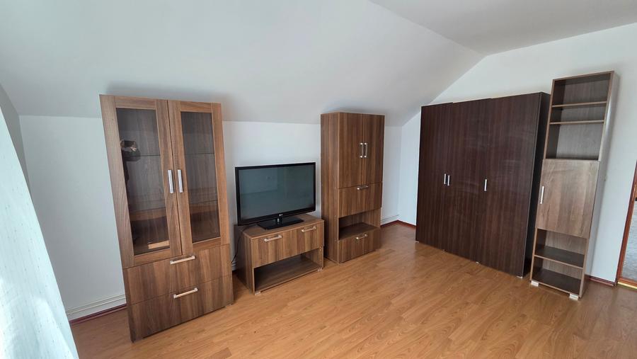 Închiriez apartament la casă în cartierul Între Lacuri - 6