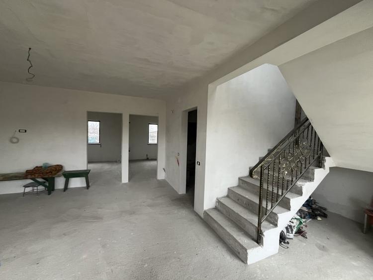 Oportunitate! Vila P+M inalta, 4 camere, placa de beton, Valu lui Traian! - 2