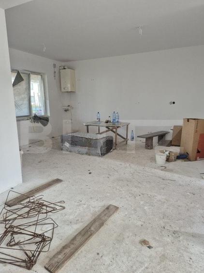 Casa in rosu cu 1500 mp teren - 7