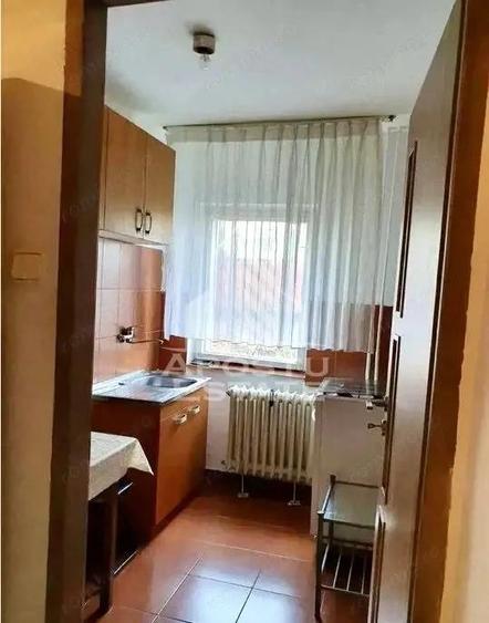 Apartament cu o camera, etaj 1, decomandat, zona Sagului - 5