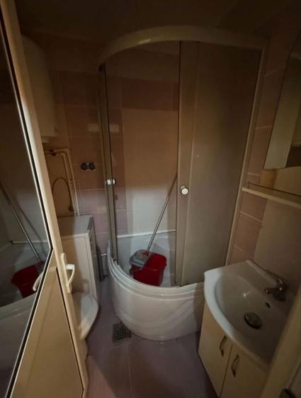 Inchiriez aparanet o camera Nicolina, 250 m de Lidl si statii de autobuz - 4