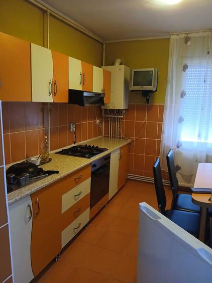 Inchiriez apartament cartierul armatei 2 camere Tarnaveni - 1