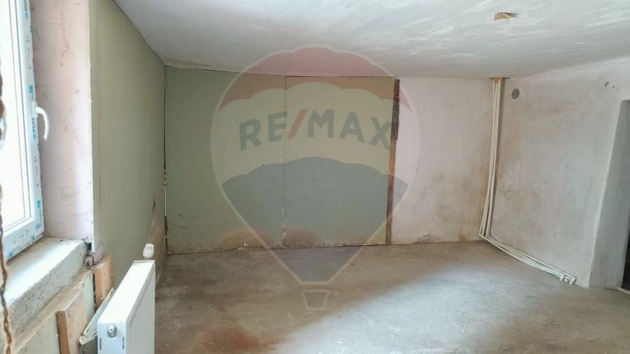 Casă cu teren de vânzare în cartierul Vadul Ungurului - Galați - 16