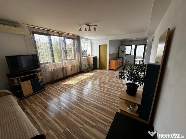 Casă cu 7 camere cu Teren 417 Mp în Ciorogârla