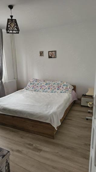 Vand apartament 2 camere cartier 1 Mai - 3