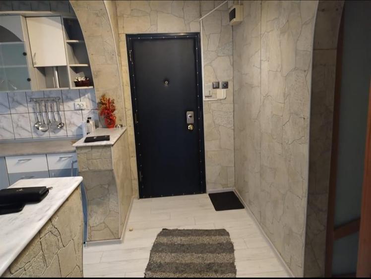 Apartament cu 3 camere, cartier Noua - 7