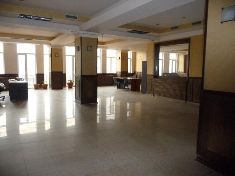 Spatiu comercial et 1 si 2 - 350mp /nivel ultracentral - 5