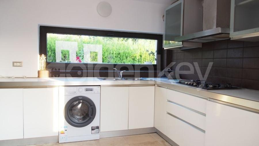 Vila moderna, garaj si vecinatati linistite - 5