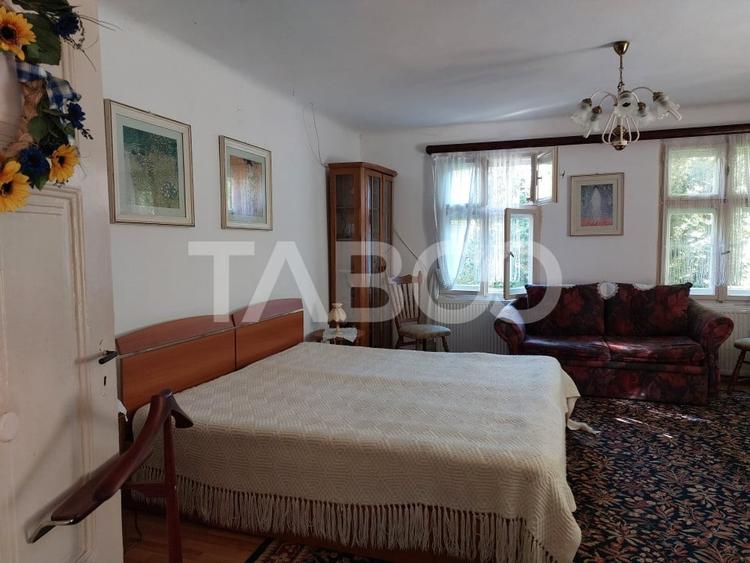 Casa de vanzare cu 2 apartamente separate si teren 500 mp Cisnadioara - 6