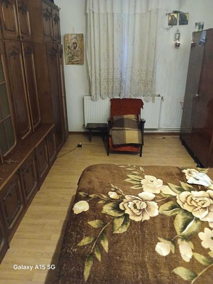 Ofer spre vanzare apartament dua camere decomandat zonaa linistita - 2