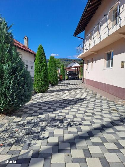 Casă cu 4 camere în Schitu Golești
